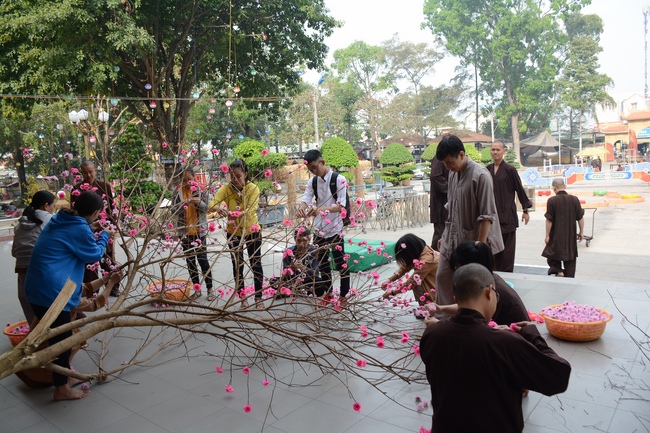 Series photos of activities preparing for the New Year 2019