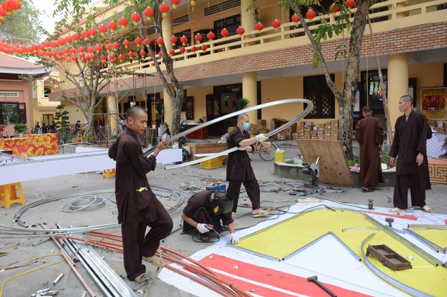 Series photos of activities preparing for the New Year 2019