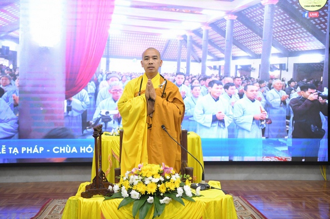 Hoa Phuc Pagoda: Ceremony of Thanking Dharma - The Dog's year-end photo exhibition
