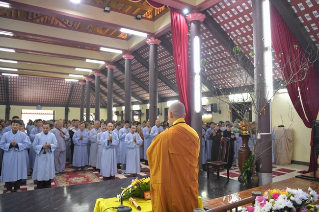 Hoa Phuc Pagoda: Ceremony of Thanking Dharma - The Dog's year-end photo exhibition