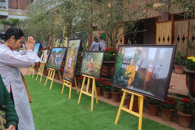 Hoa Phuc Pagoda: Ceremony of Thanking Dharma - The Dog's year-end photo exhibition