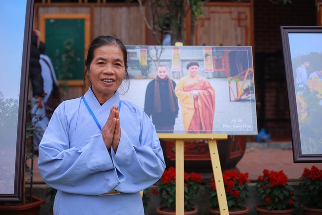 Hoa Phuc Pagoda: Ceremony of Thanking Dharma - The Dog's year-end photo exhibition