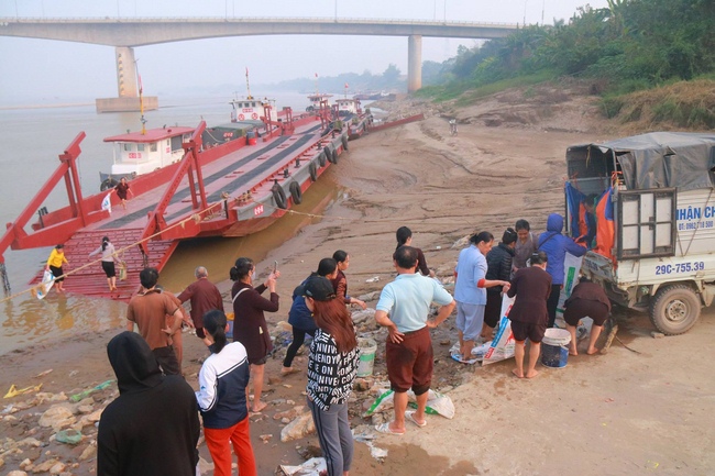 Hoa Phuc Pagoda: Ceremony of Thanking Dharma - The Dog's year-end photo exhibition