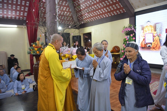 Hoa Phuc Pagoda: Ceremony of Thanking Dharma - The Dog's year-end photo exhibition