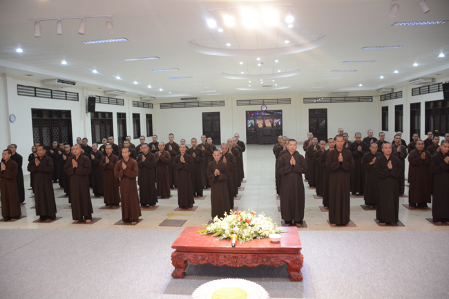 Chư Tăng chùa Hoằng Pháp cùng ôn lại oai nghi