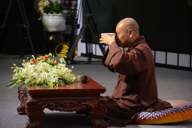 Chư Tăng chùa Hoằng Pháp cùng ôn lại oai nghi