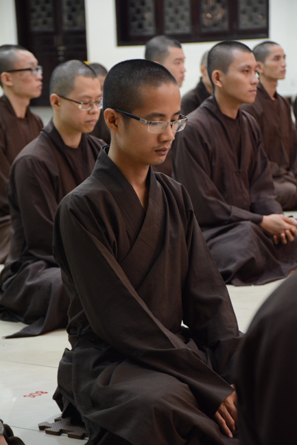 Chư Tăng chùa Hoằng Pháp cùng ôn lại oai nghi