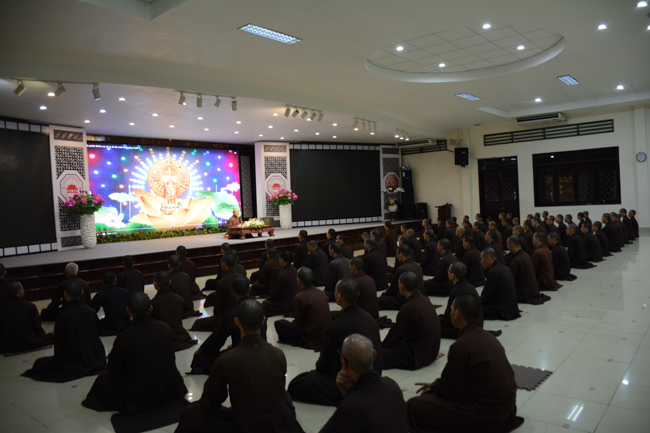 Chư Tăng chùa Hoằng Pháp cùng ôn lại oai nghi