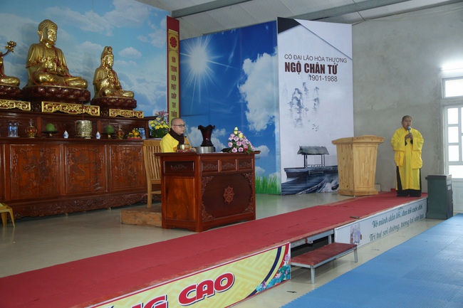 One-day retreat reciting the Buddha's name - Dong Cao Pagoda - Thanh Hoa