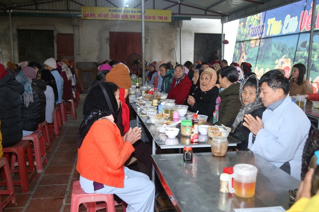 One-day retreat reciting the Buddha's name - Dong Cao Pagoda - Thanh Hoa