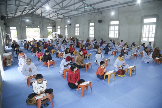 One-day retreat reciting the Buddha's name - Dong Cao Pagoda - Thanh Hoa