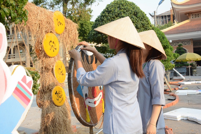 Series photos of activities preparing for the New Year 2019