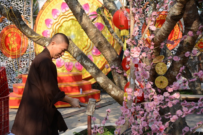 Series photos of activities preparing for the New Year 2019