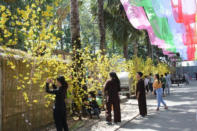 Series photos of activities preparing for the New Year 2019