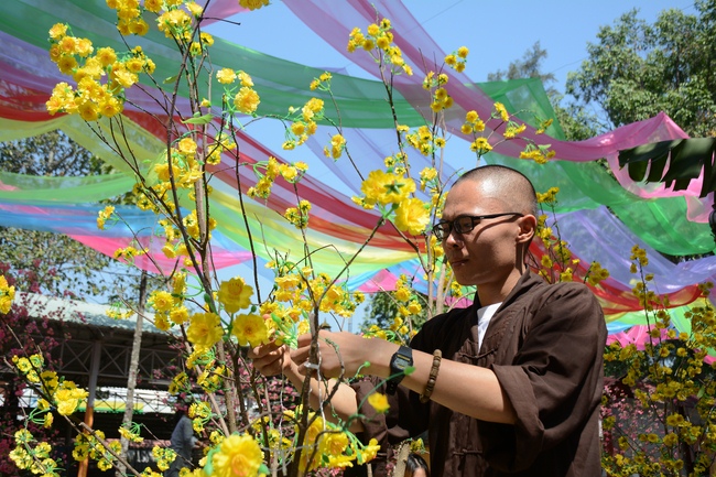 Series photos of activities preparing for the New Year 2019