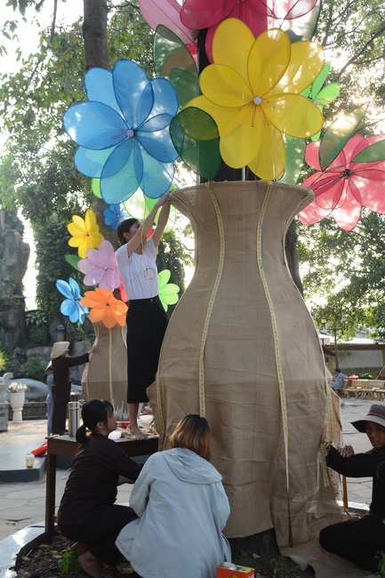 Series photos of activities preparing for the New Year 2019