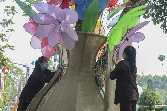 Series photos of activities preparing for the New Year 2019