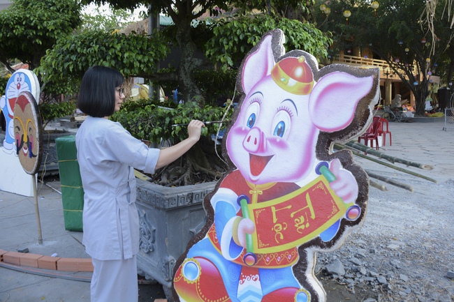 Series photos of activities preparing for the New Year 2019