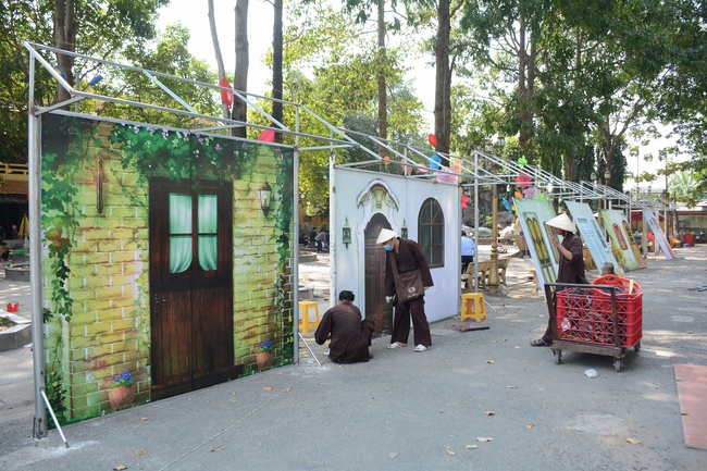 Series photos of activities preparing for the New Year 2019