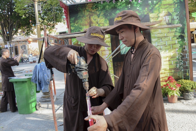 Series photos of activities preparing for the New Year 2019