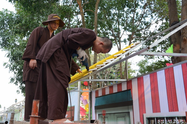 Series photos of activities preparing for the New Year 2019