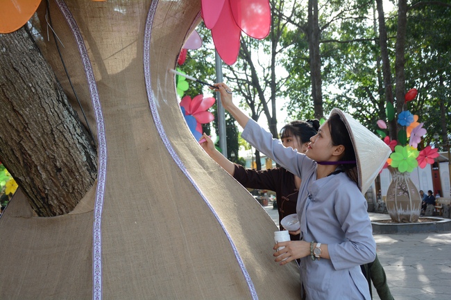 Series photos of activities preparing for the New Year 2019