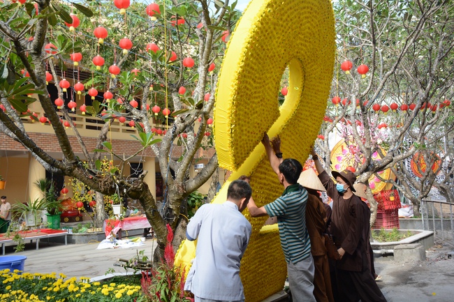 Series photos of activities preparing for the New Year 2019