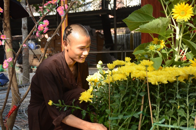 Series photos of activities preparing for the New Year 2019