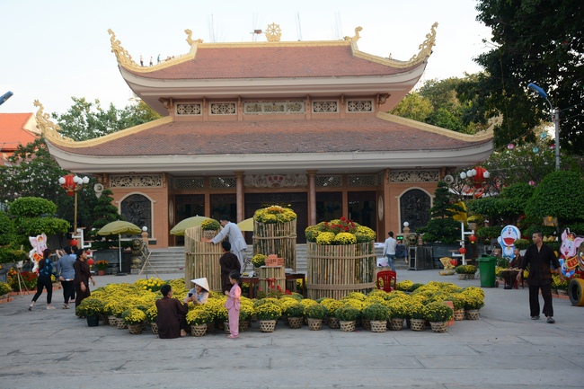 Series photos of activities preparing for the New Year 2019