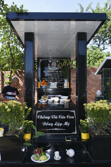 The rite of burial in water and freeing creatures in Binh My, Cu Chi