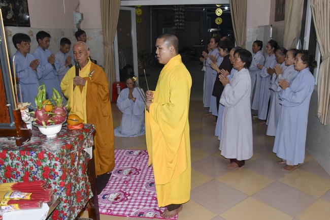 The rite of burial in water and freeing creatures in Binh My, Cu Chi