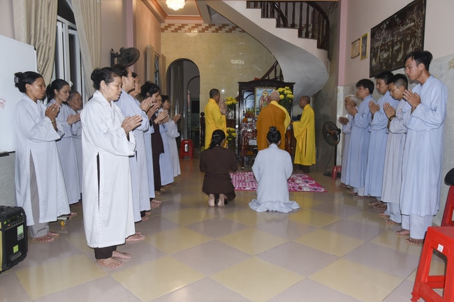 The rite of burial in water and freeing creatures in Binh My, Cu Chi