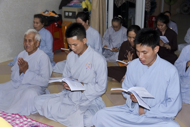 The rite of burial in water and freeing creatures in Binh My, Cu Chi