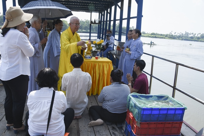 The rite of burial in water and freeing creatures in Binh My, Cu Chi