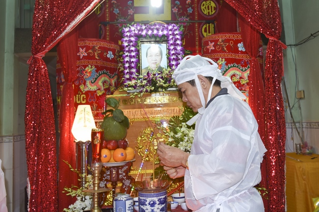 Visiting a patient at Gia An 115 Hospital