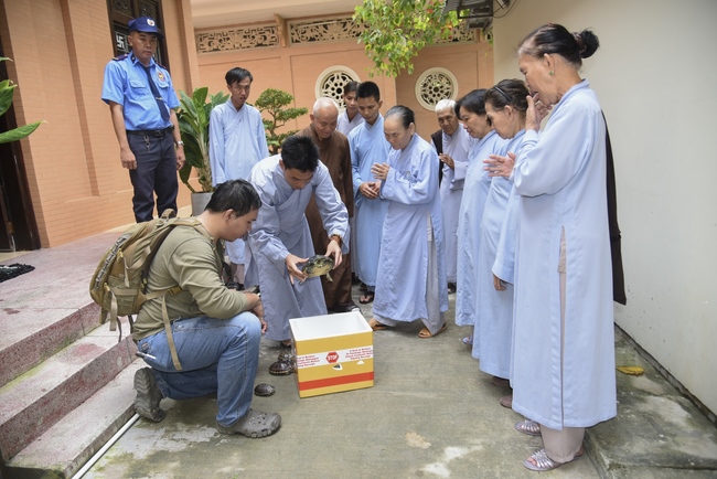 Visiting a patient at Gia An 115 Hospital