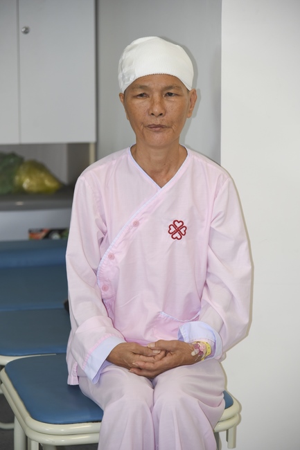 Visiting a patient at Gia An 115 Hospital