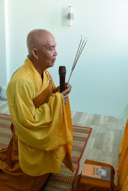 Chanting sutra, praying for the rebirth of soul at Vinh Nghiem Pagoda