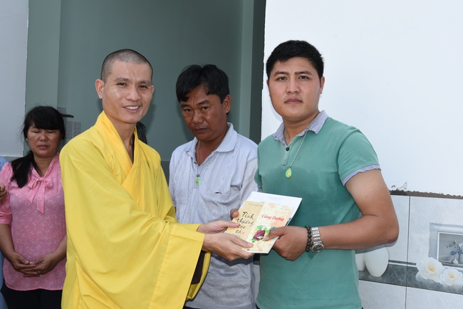 Chanting sutra, praying for the rebirth of soul at Vinh Nghiem Pagoda