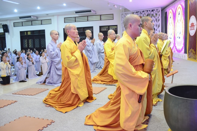 Lễ Ngũ Bách Danh Bồ-tát Quán Thế Âm