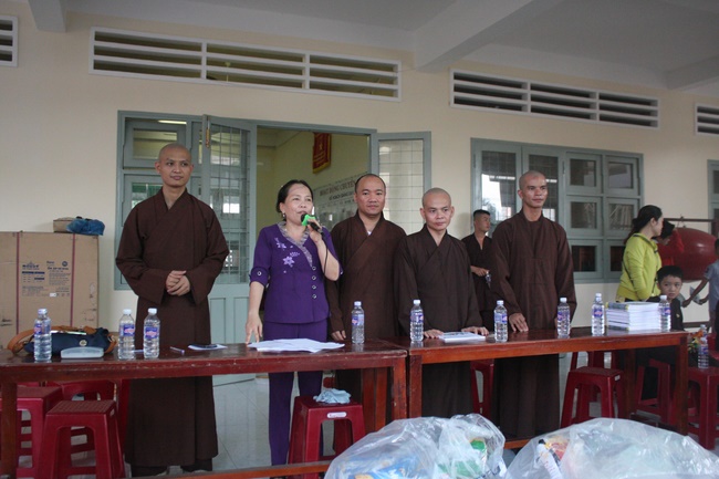 Giving gifts at Binh Phuc Nhut school, Tien Giang