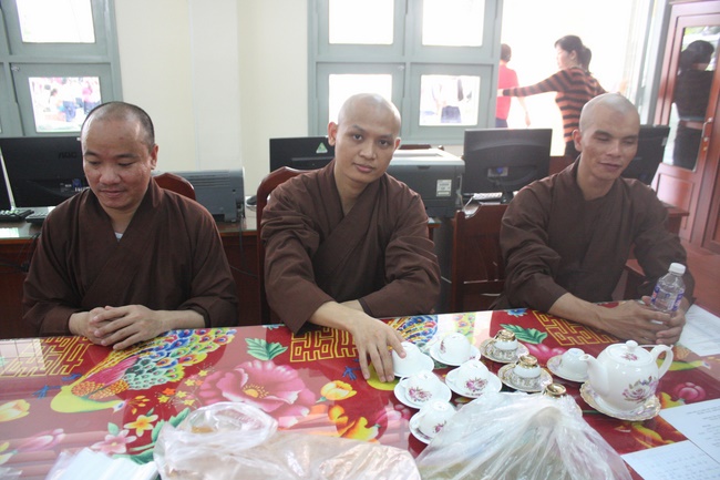 Giving gifts at Binh Phuc Nhut school, Tien Giang