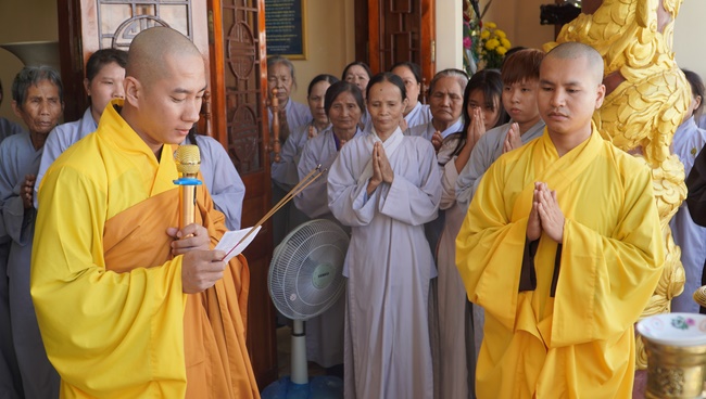 Tu niệm Phật một ngày Ninh Thuận