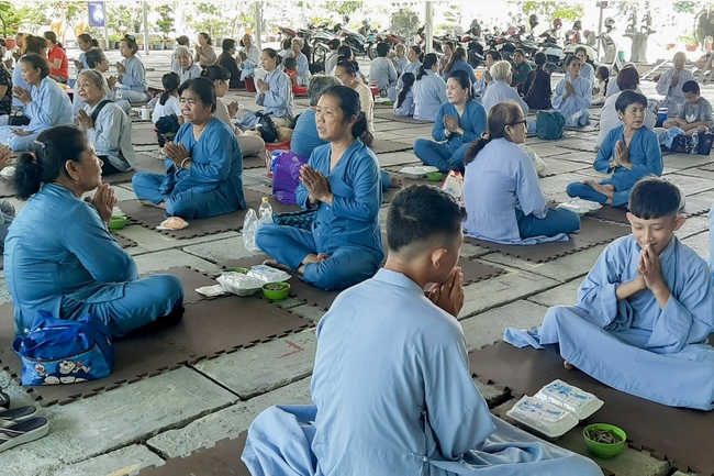 One day Retreat of Hoang Phap Pagoda in Cambodia