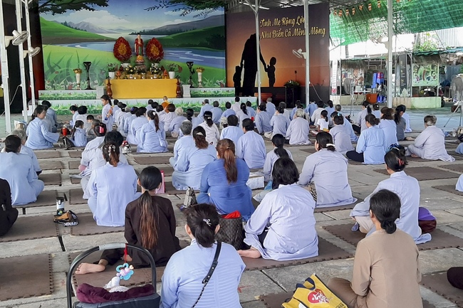 One day Retreat of Hoang Phap Pagoda in Cambodia