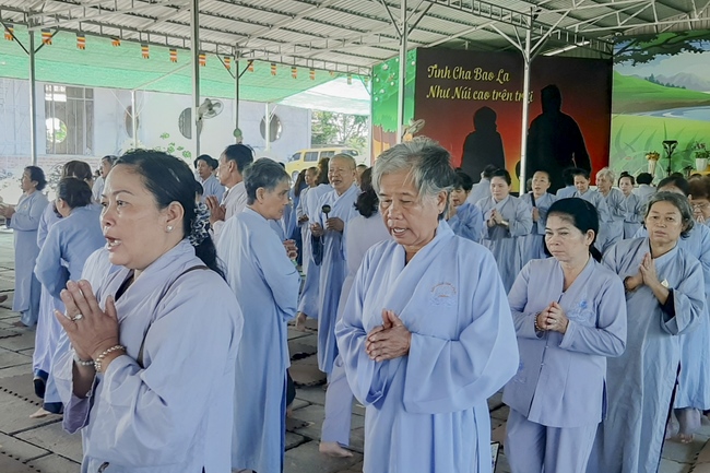 One day Retreat of Hoang Phap Pagoda in Cambodia