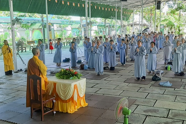 One day Retreat of Hoang Phap Pagoda in Cambodia