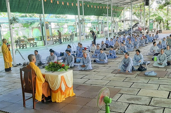 One day Retreat of Hoang Phap Pagoda in Cambodia