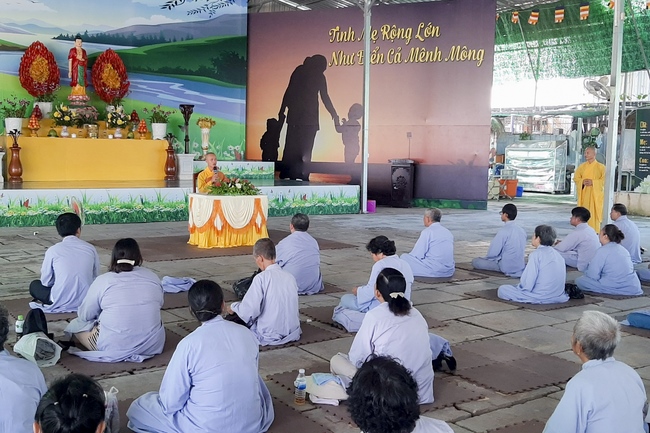 One day Retreat of Hoang Phap Pagoda in Cambodia