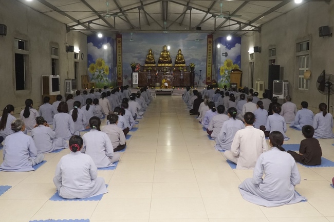 Prostrating five hundred names Bodhisattva Avalokitesvara at Dong Cao Pagoda